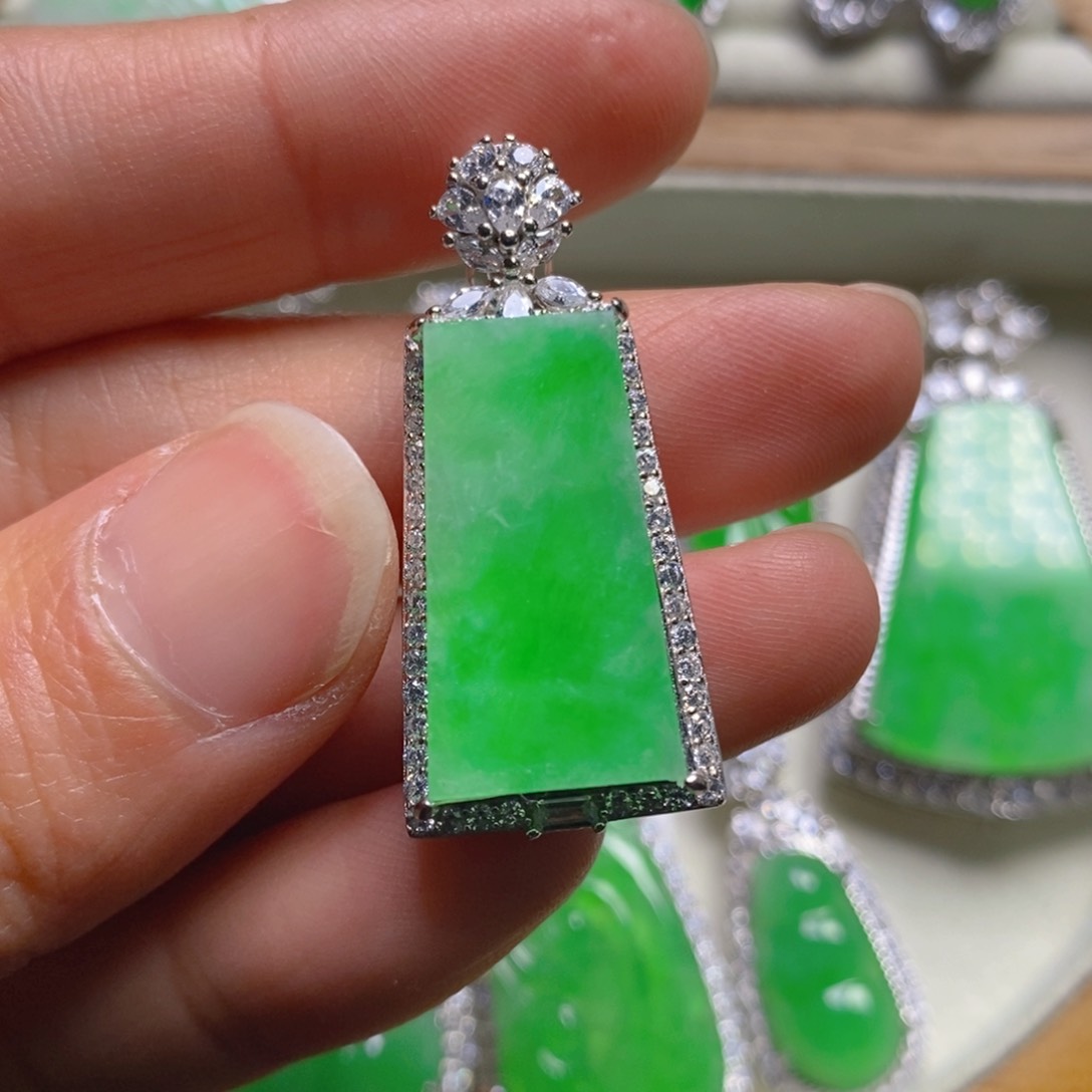 翡翠颈饰银S925镶嵌无事吊坠