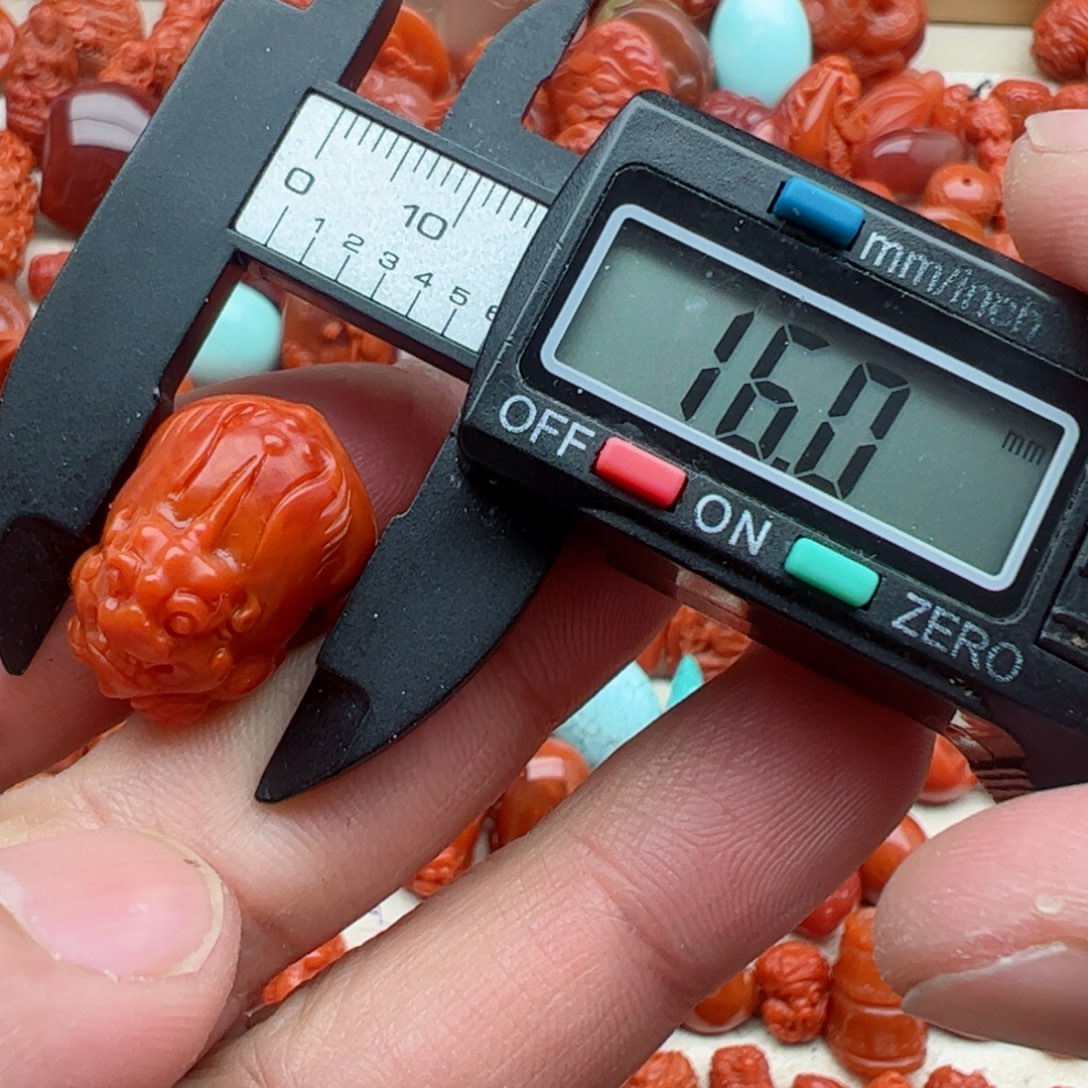 南红玛瑙配饰未镶嵌