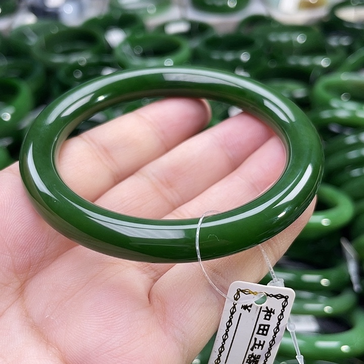 未镶嵌手镯和田玉（碧玉）