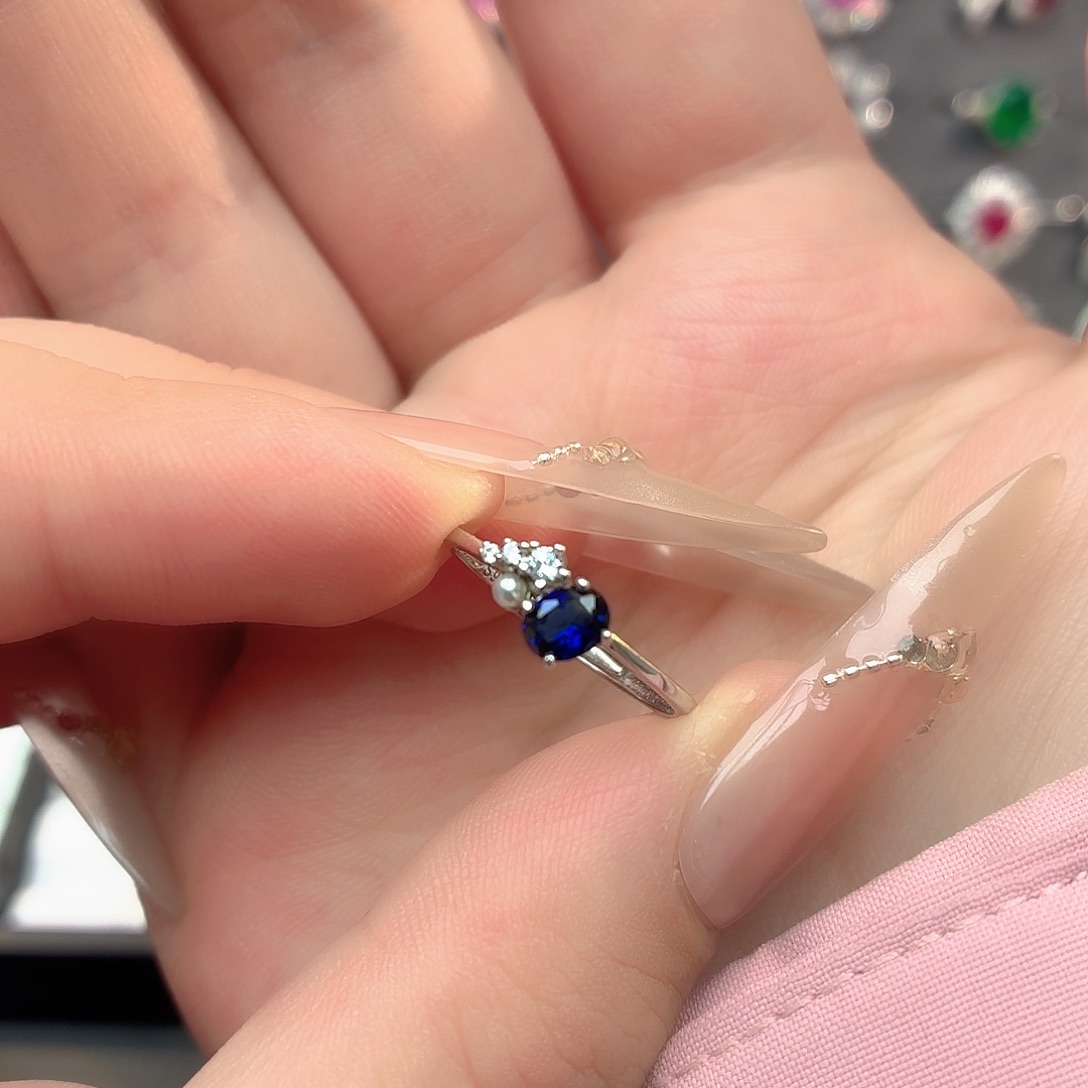 925银培育皇家蓝色宝石