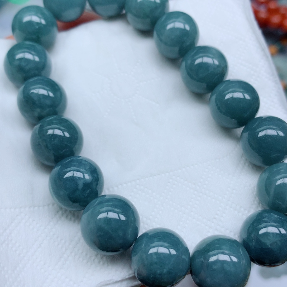 翡翠未镶嵌颈饰珠子