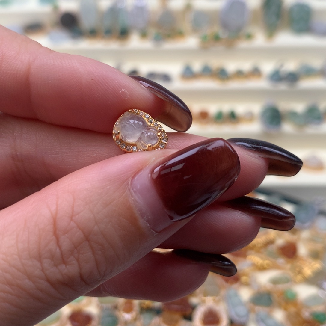 翡翠银S925镶嵌颈饰金鱼