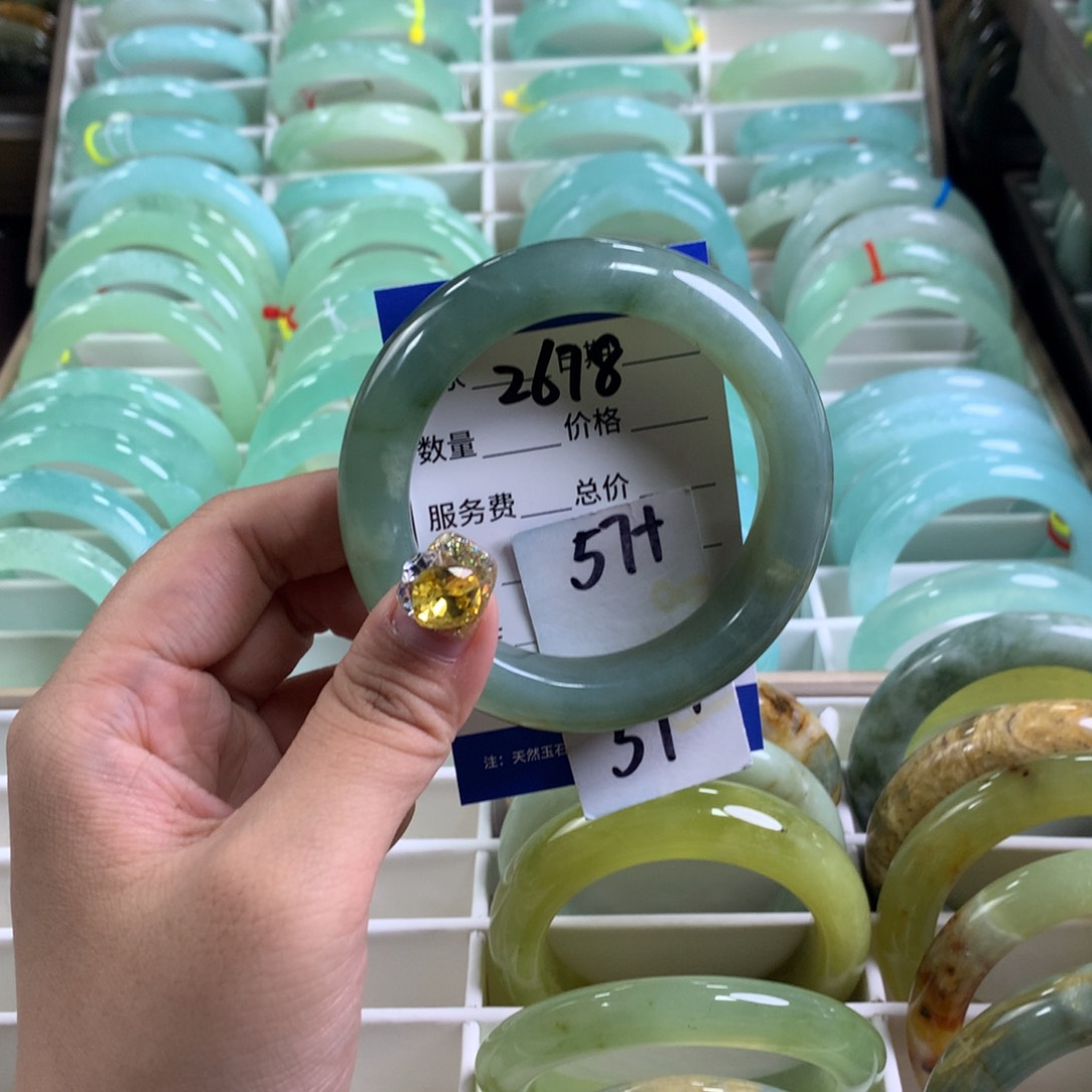 蛇纹石玉手镯未镶嵌2678