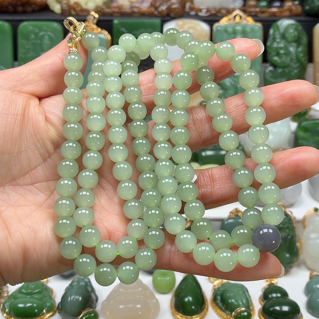 和田玉未镶嵌颈饰荧光猫精品