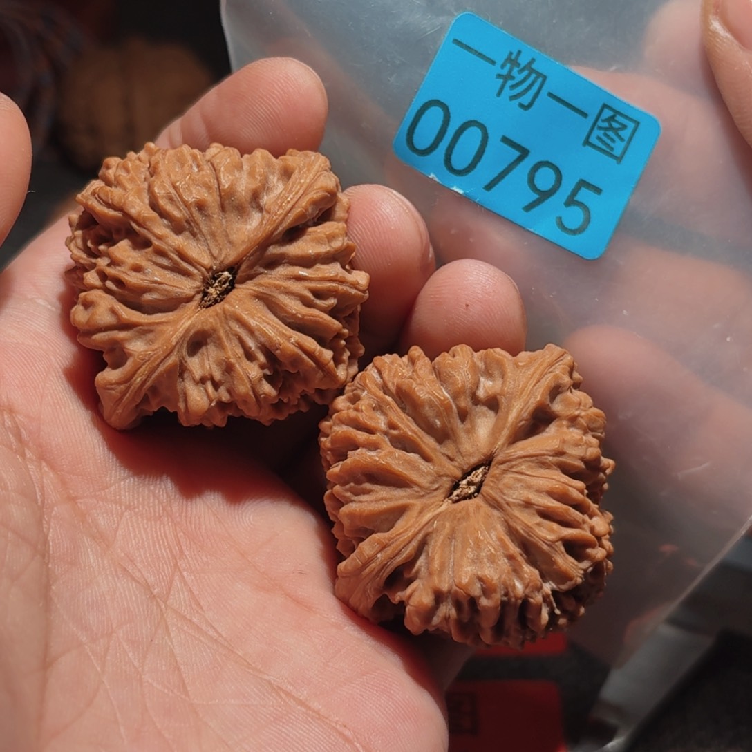 文玩核桃把件南疆