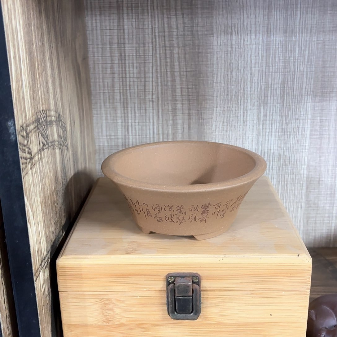 紫砂花盆紫砂的颜色很好看