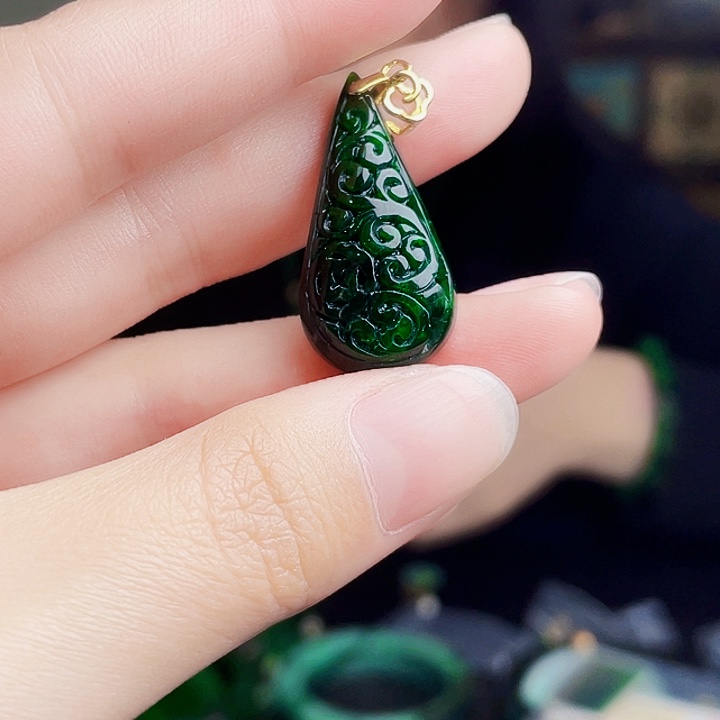 翡翠银S925镶嵌颈饰多样性