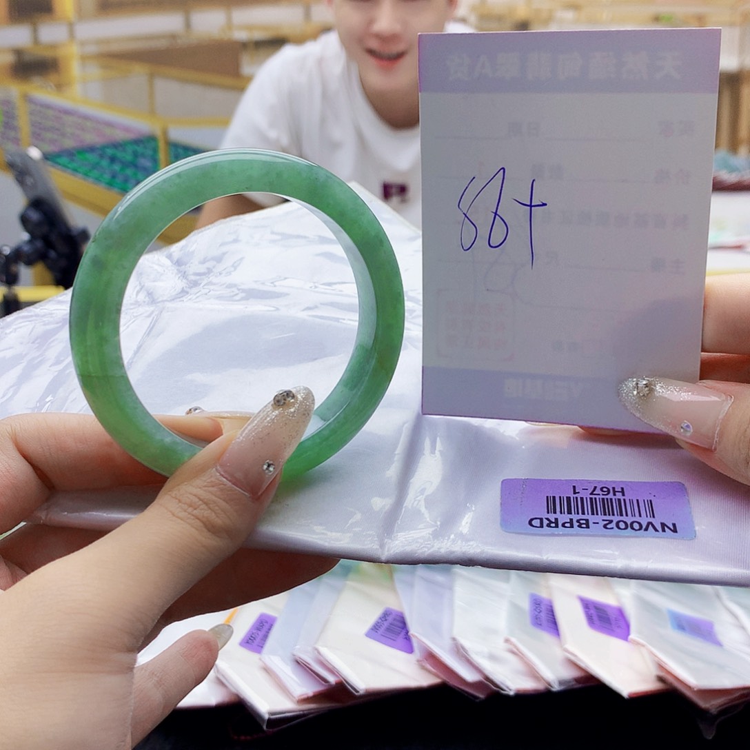 翡翠手镯未镶嵌00……