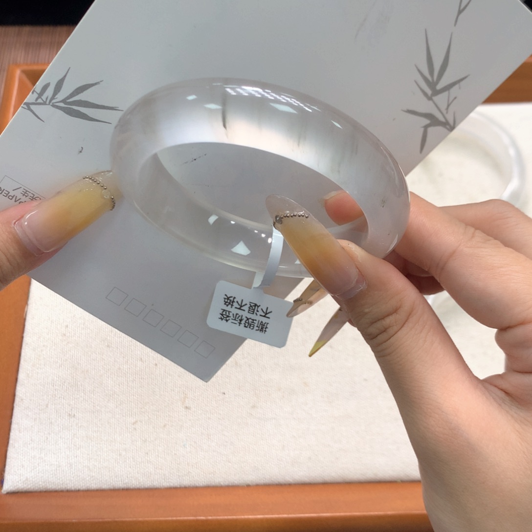 A***凉石英质玉手镯未镶嵌5A55.5