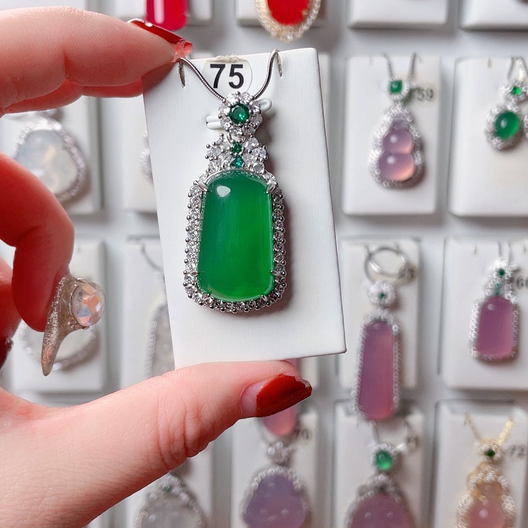 玛瑙/玉髓吊坠(赠链)未镶嵌