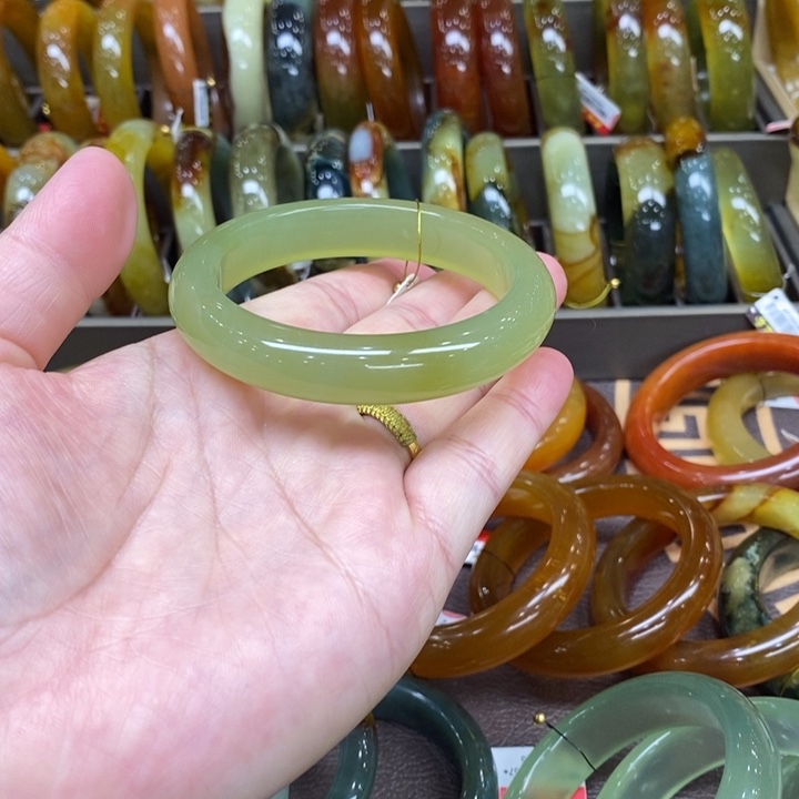 未镶嵌蛇纹石玉手镯