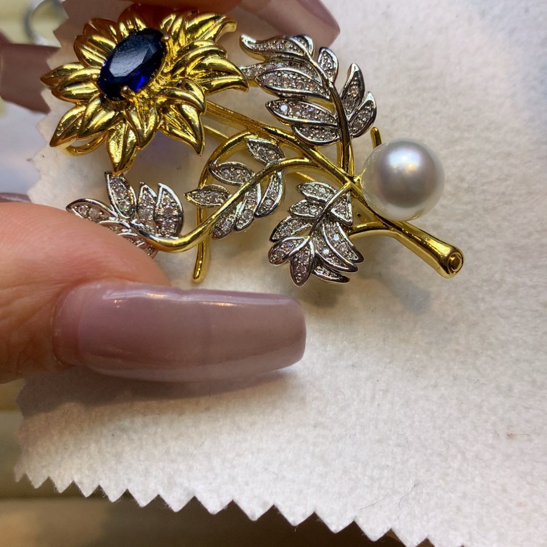 未镶嵌胸饰海水珍珠