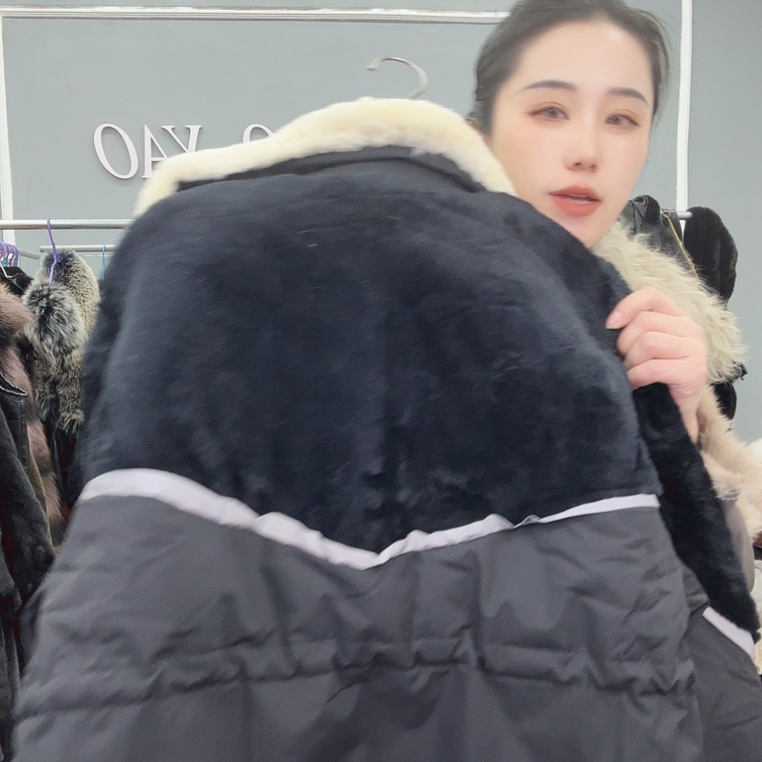 姚小妖家高端皮草