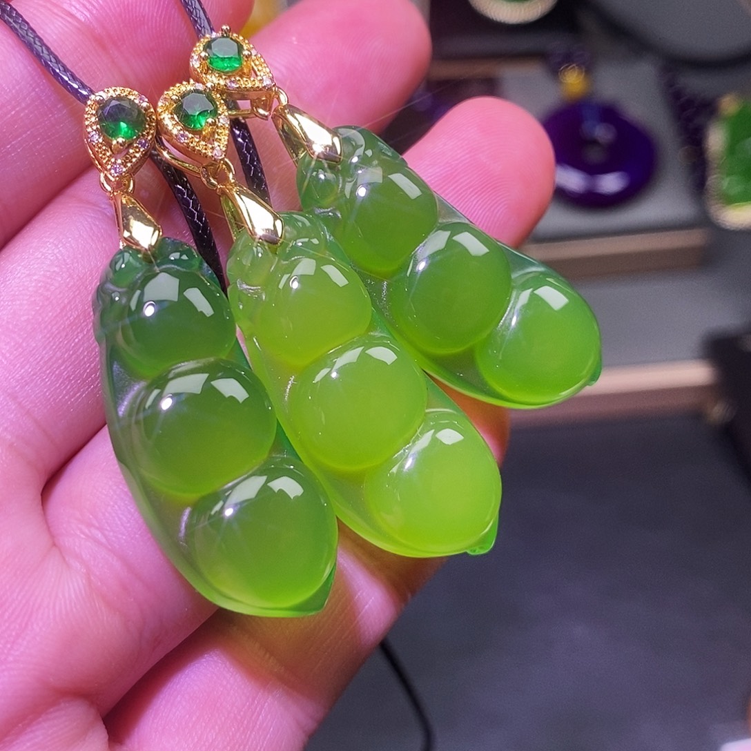 玛瑙/玉髓合金颈饰绿福豆发其一