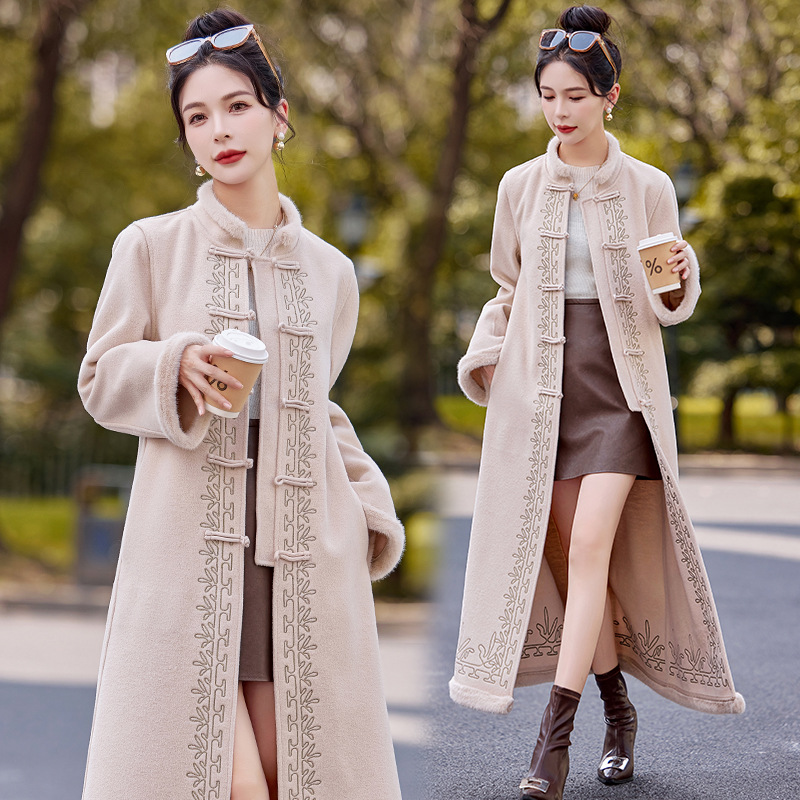 新款刺绣立领加长款新中式国风呢子大衣 25103