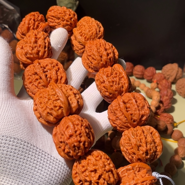 文玩核桃手串…………62