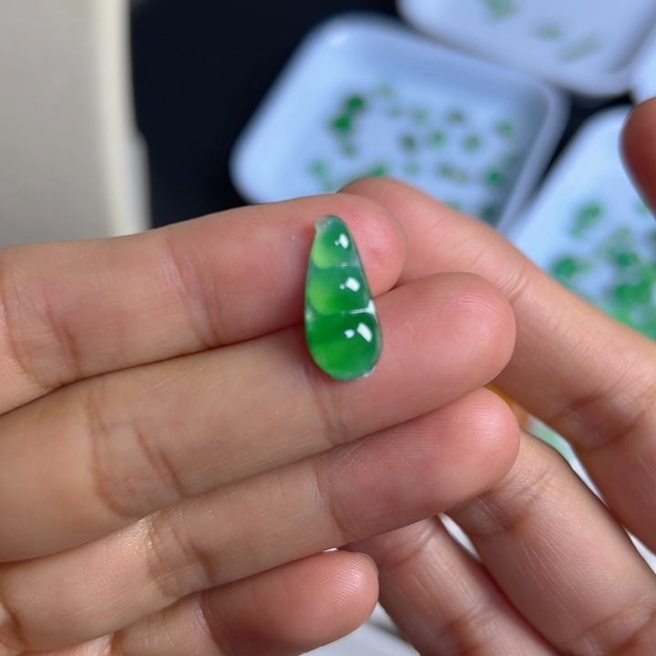 翡翠吊坠(不含链)未镶嵌福豆