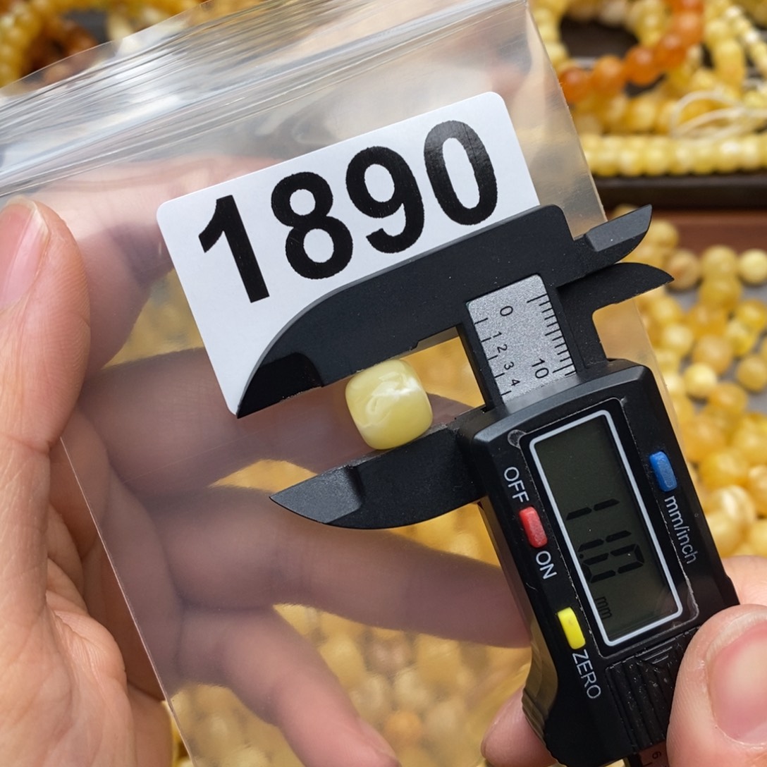 蜜蜡珠宝奇石未镶嵌