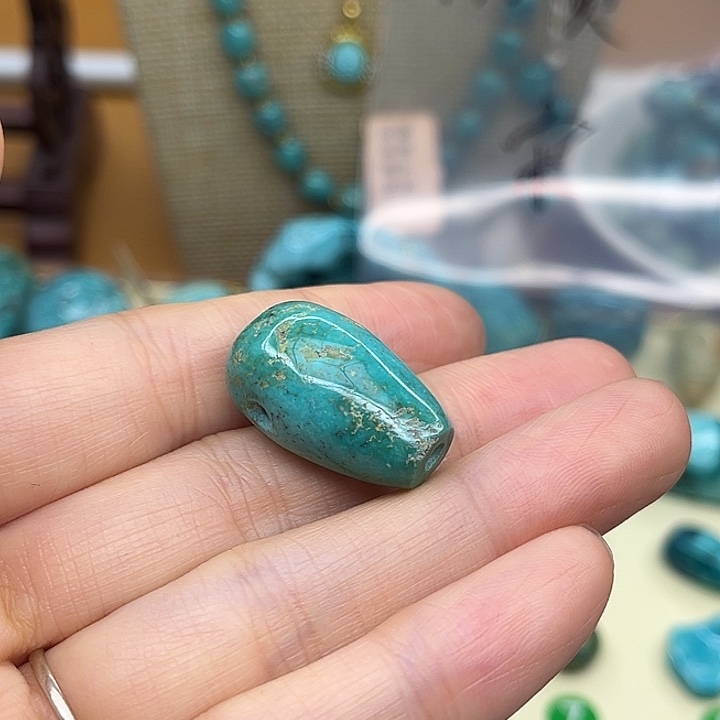 绿松石未镶嵌颈饰