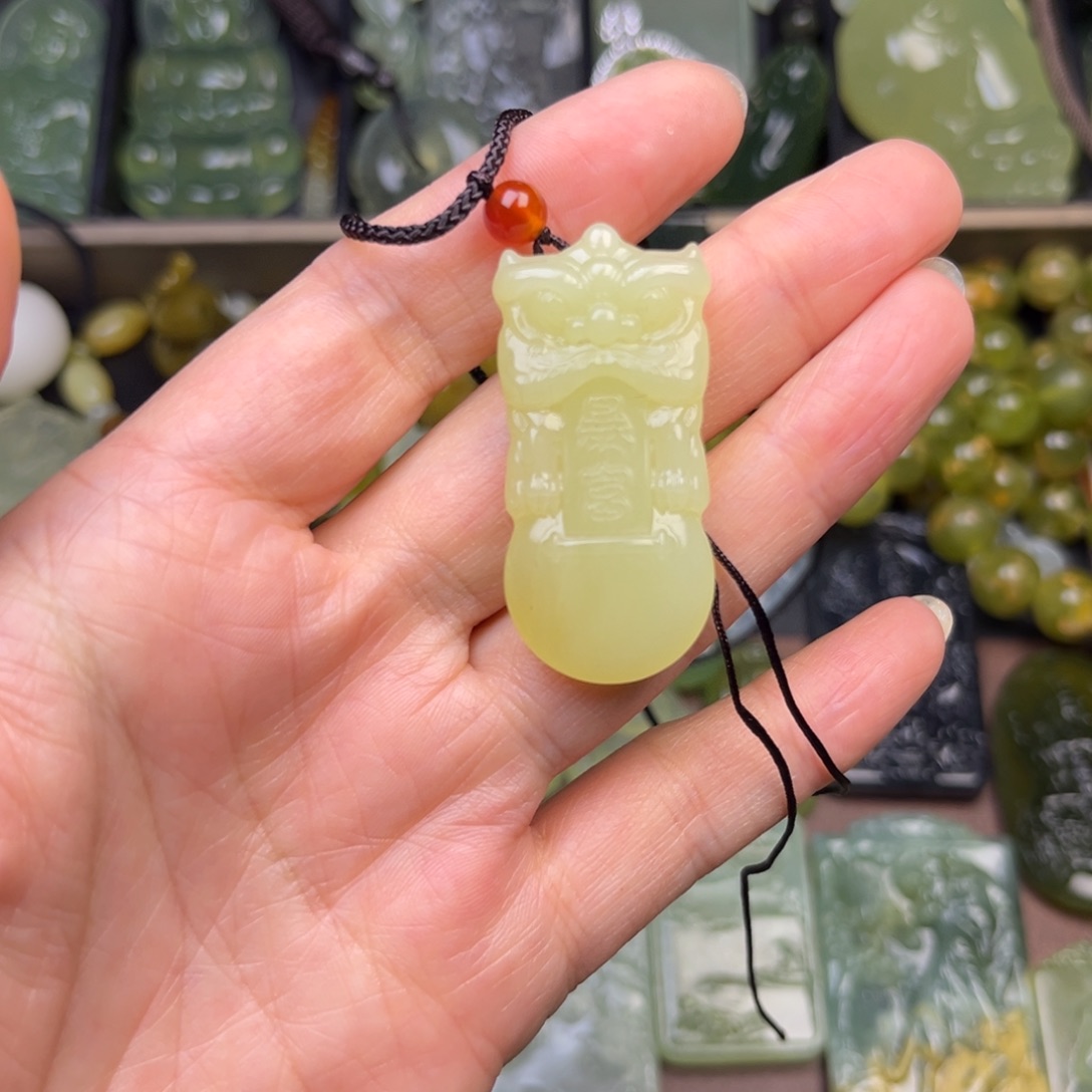 蛇纹石玉未镶嵌吊坠(不含链)