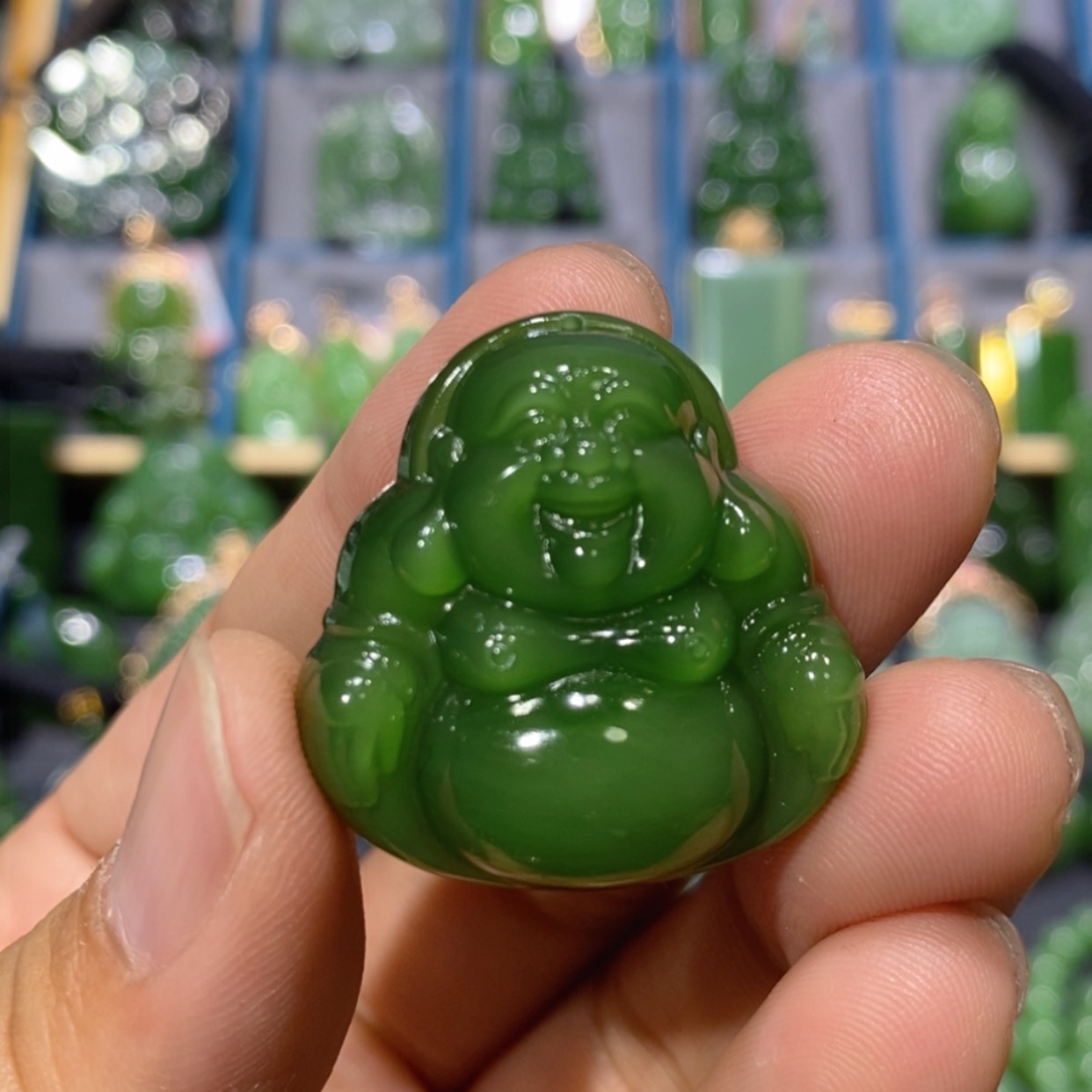 【闪购商品】和田玉吊坠(不含链)未镶嵌冰底辣阳绿佛公 30/10.8