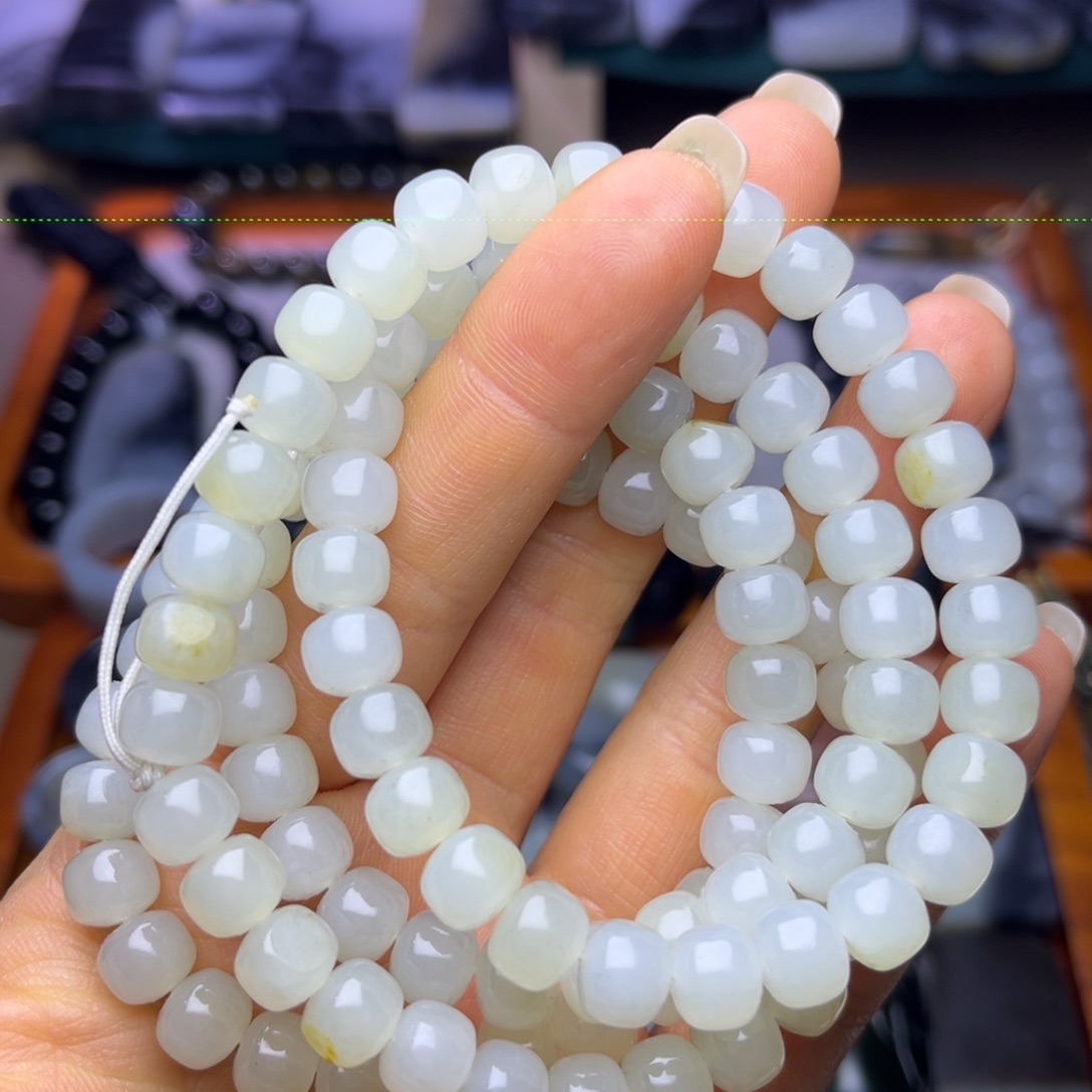 和田玉未镶嵌手串