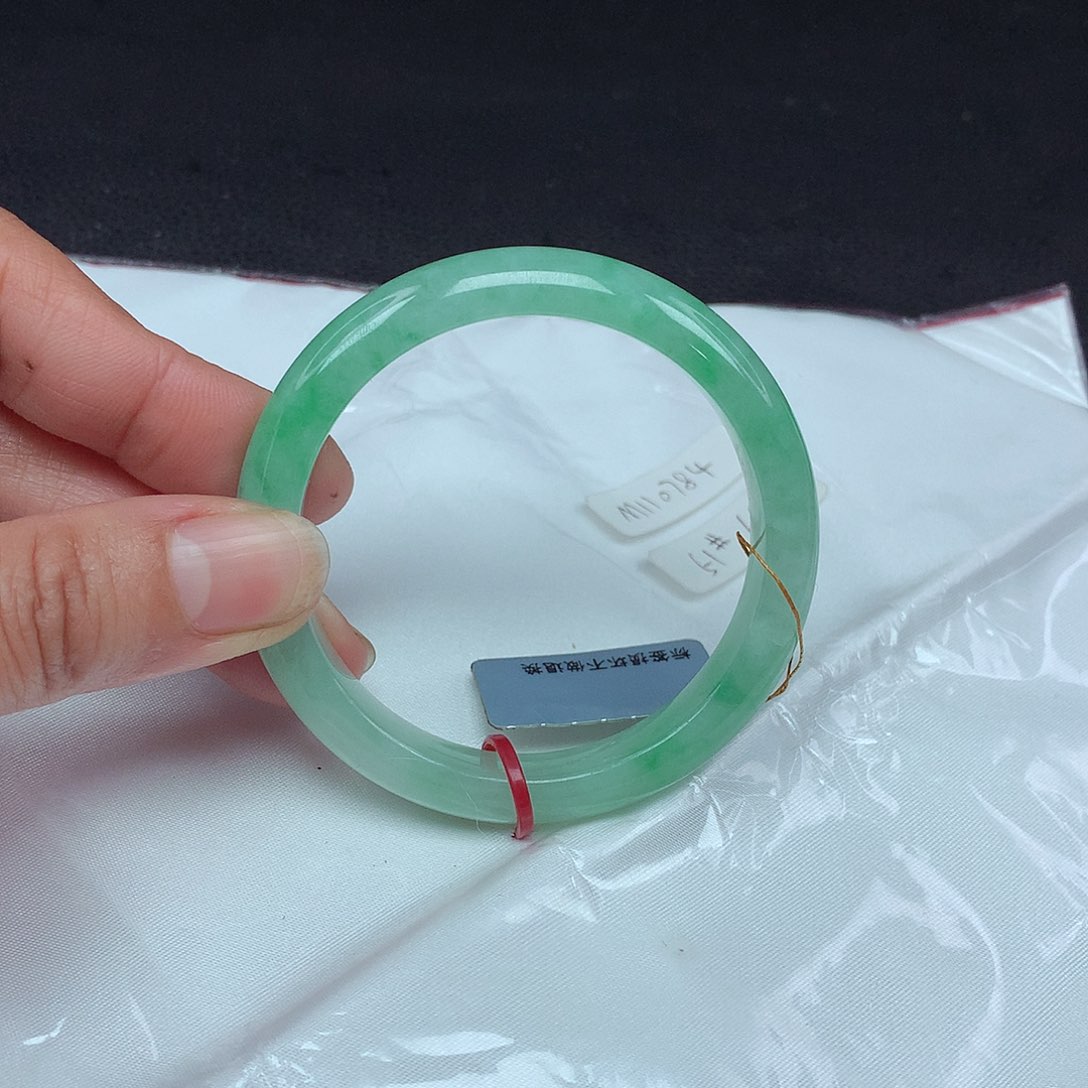 翡翠手镯未镶嵌51圈784