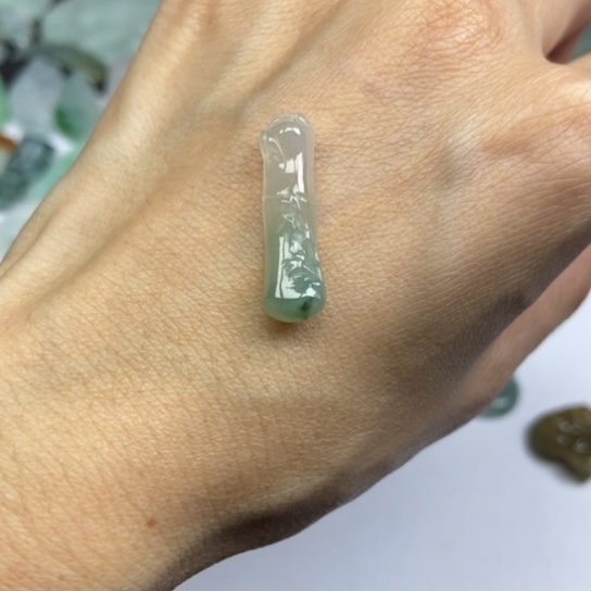 翡翠未镶嵌颈饰天然缅甸翡翠A货