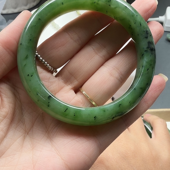 和田玉未镶嵌手镯55