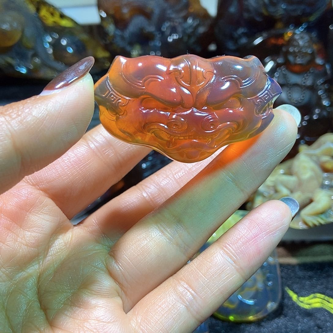 未镶嵌颈饰琥珀缅甸天然琥珀