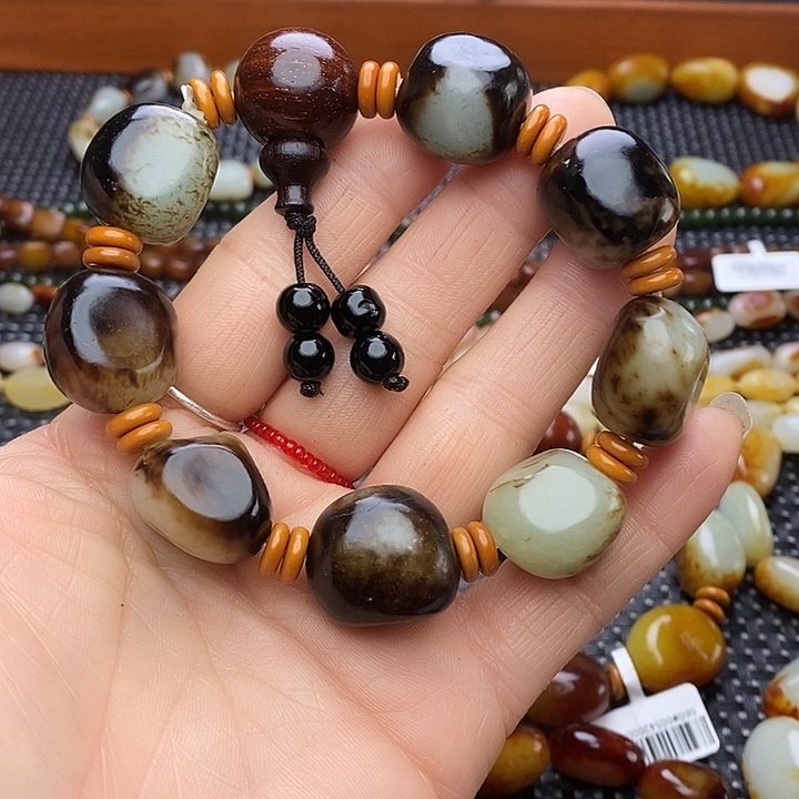 ╰***阳和田玉未镶嵌手链