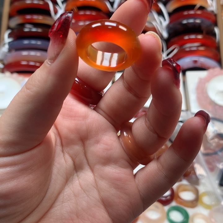 玛瑙/玉髓手镯未镶嵌霸*.