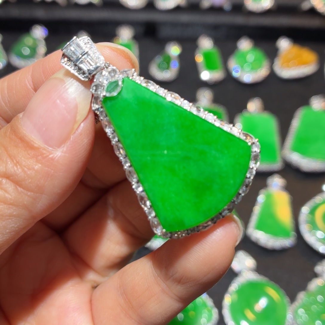 翡翠18K金镶嵌吊坠(不含链)翡翠