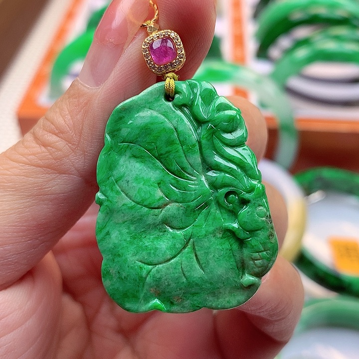 翡翠颈饰银S925镶嵌翡翠