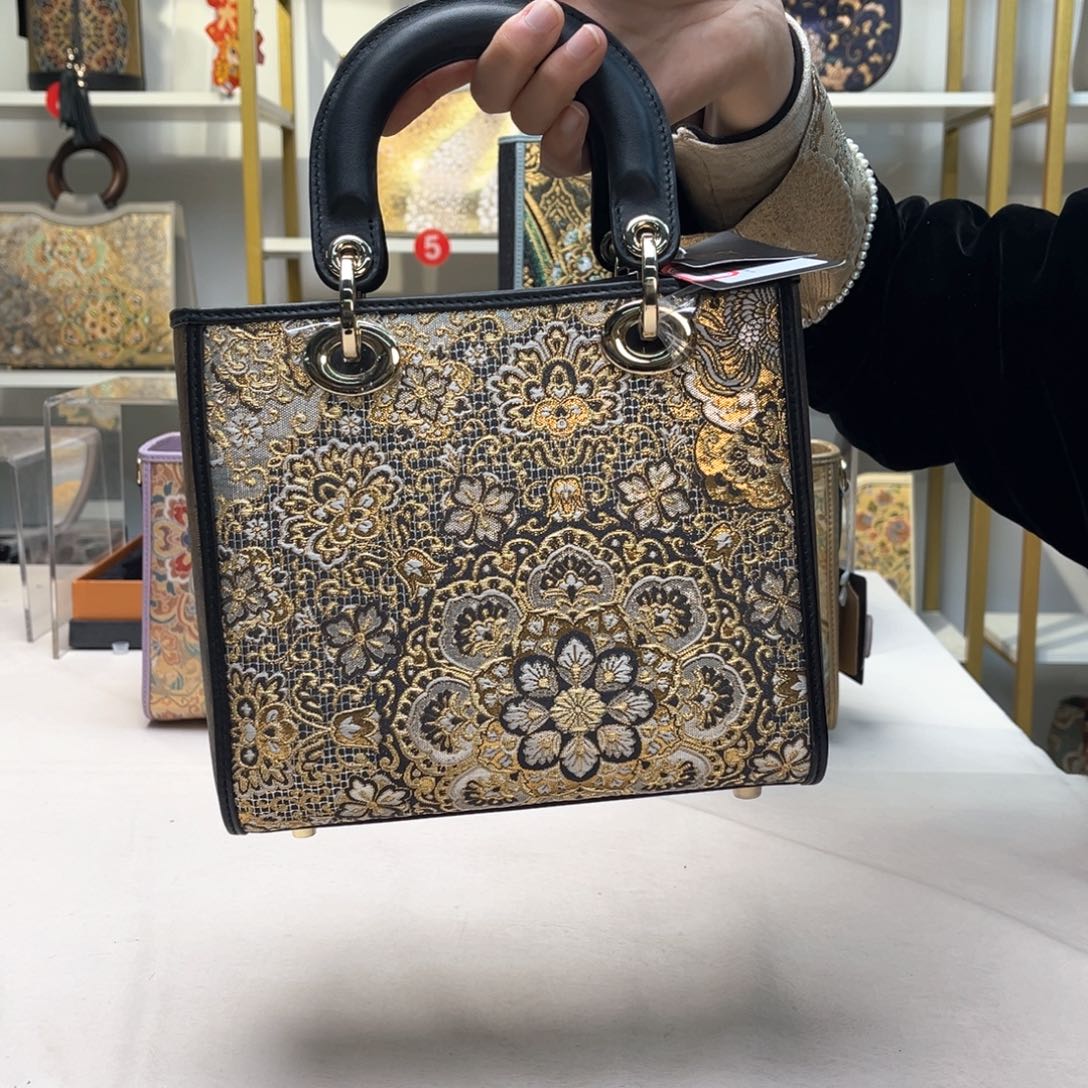 织绣直播间浮力大漏