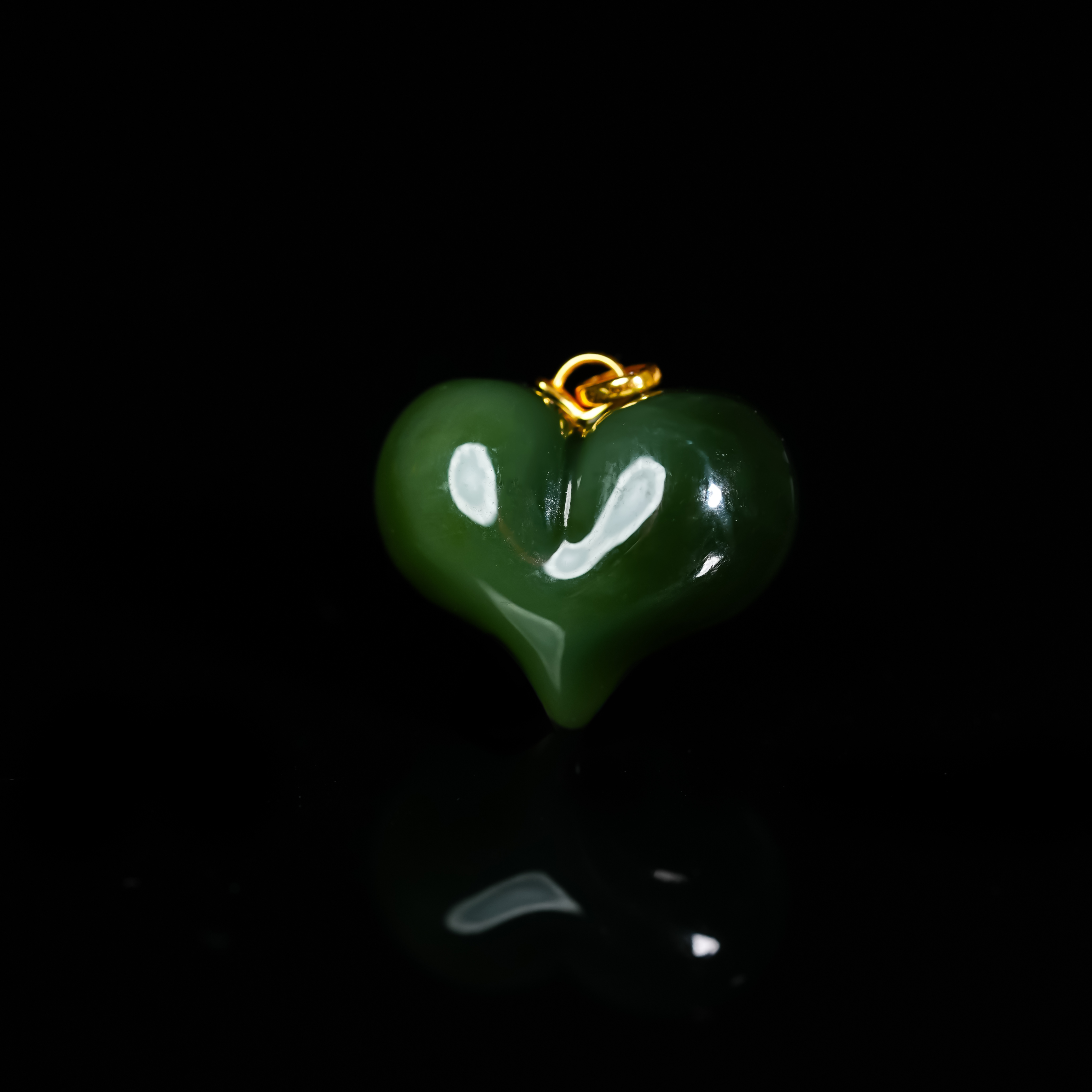 【小涵专属】18k和田玉碧玉屁桃吊坠 多样性发一 16*19*11