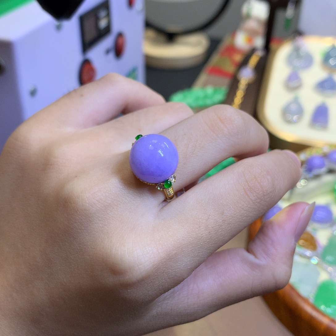 翡翠18K金镶嵌颈饰翡翠