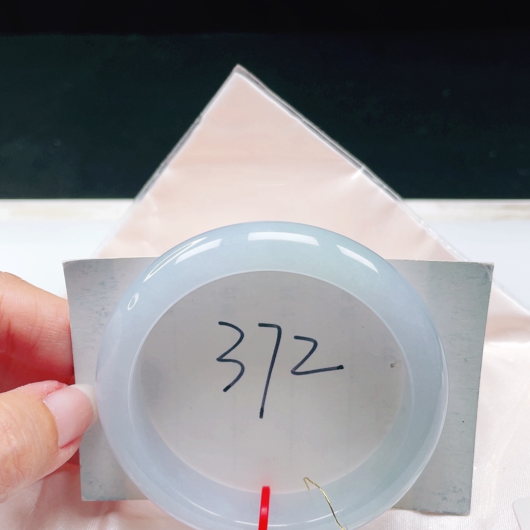 翡翠未镶嵌手镯缅甸翡翠57+