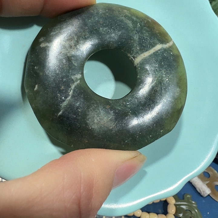 透闪石质玉未镶嵌挂件