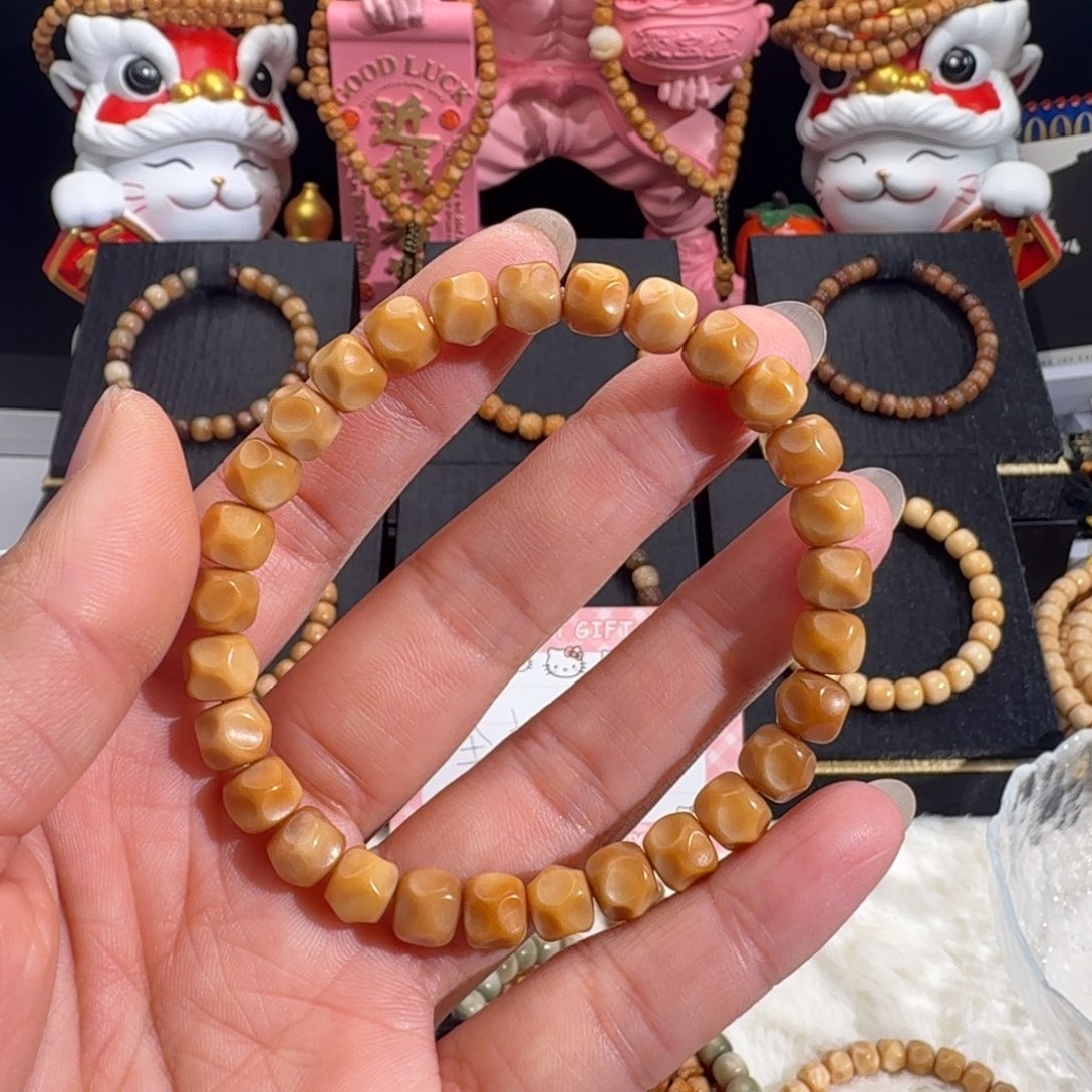 暖***暖龙脊菩提手串奶酪无相