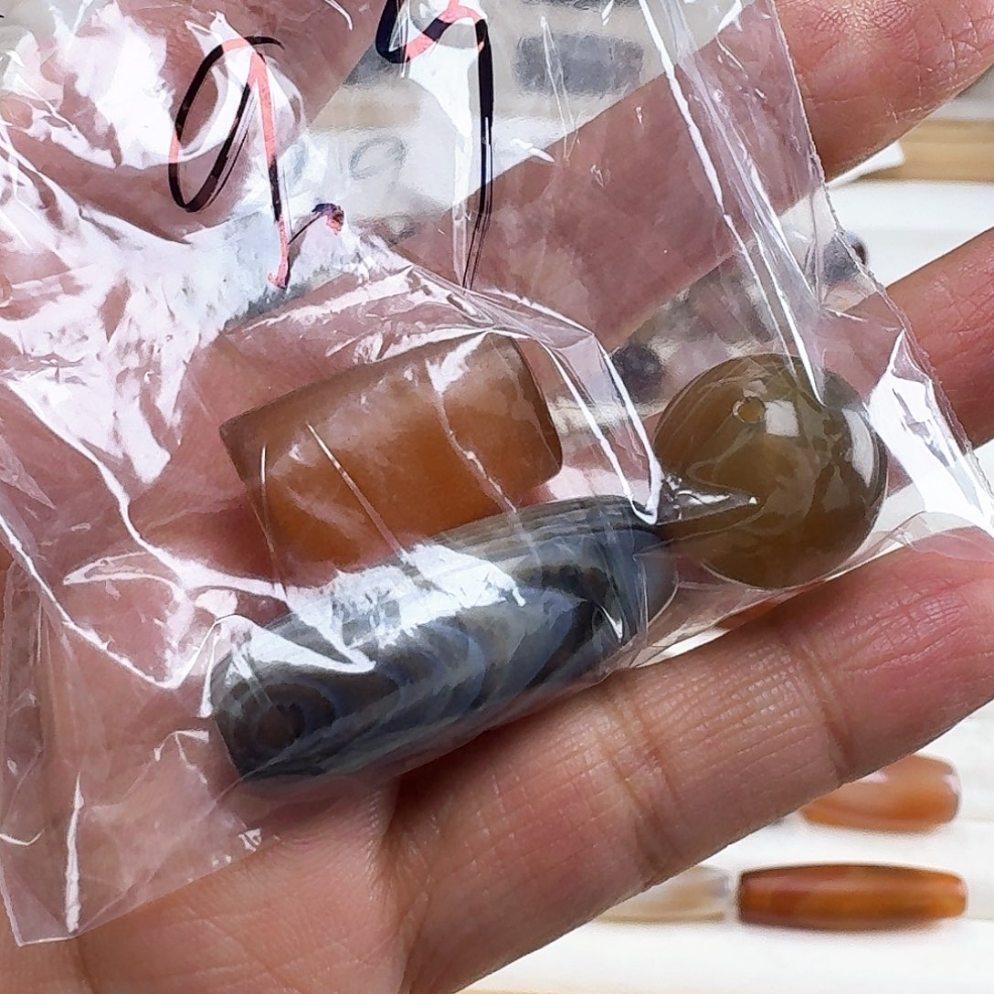 4***.玛瑙/玉髓合金颈饰