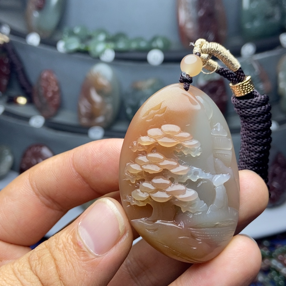 搬***乐玛瑙/玉髓未镶嵌颈饰