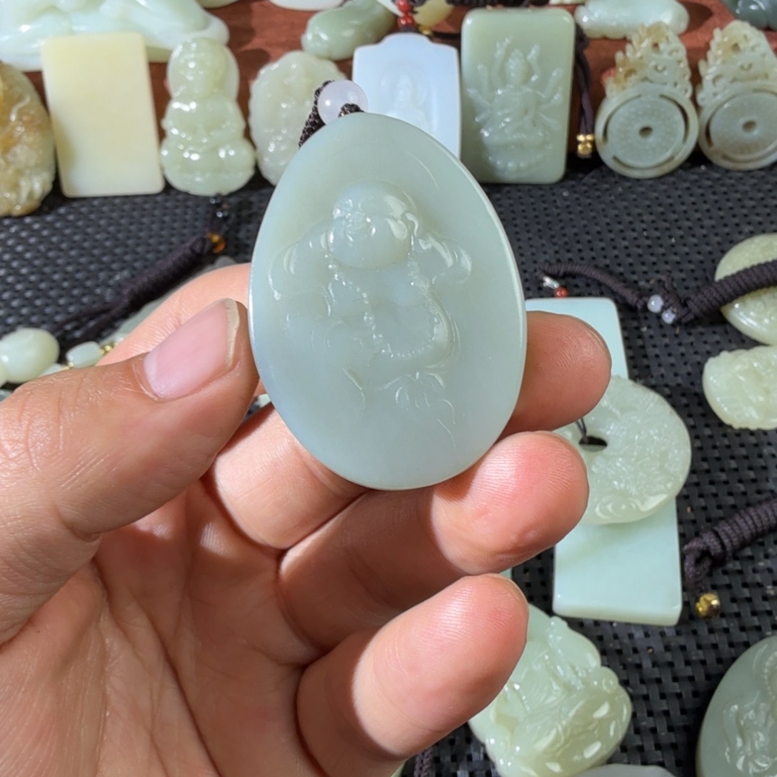 和田玉未镶嵌颈饰