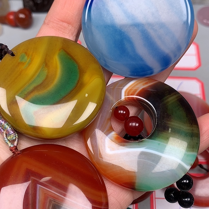 M***h玛瑙/玉髓未镶嵌颈饰