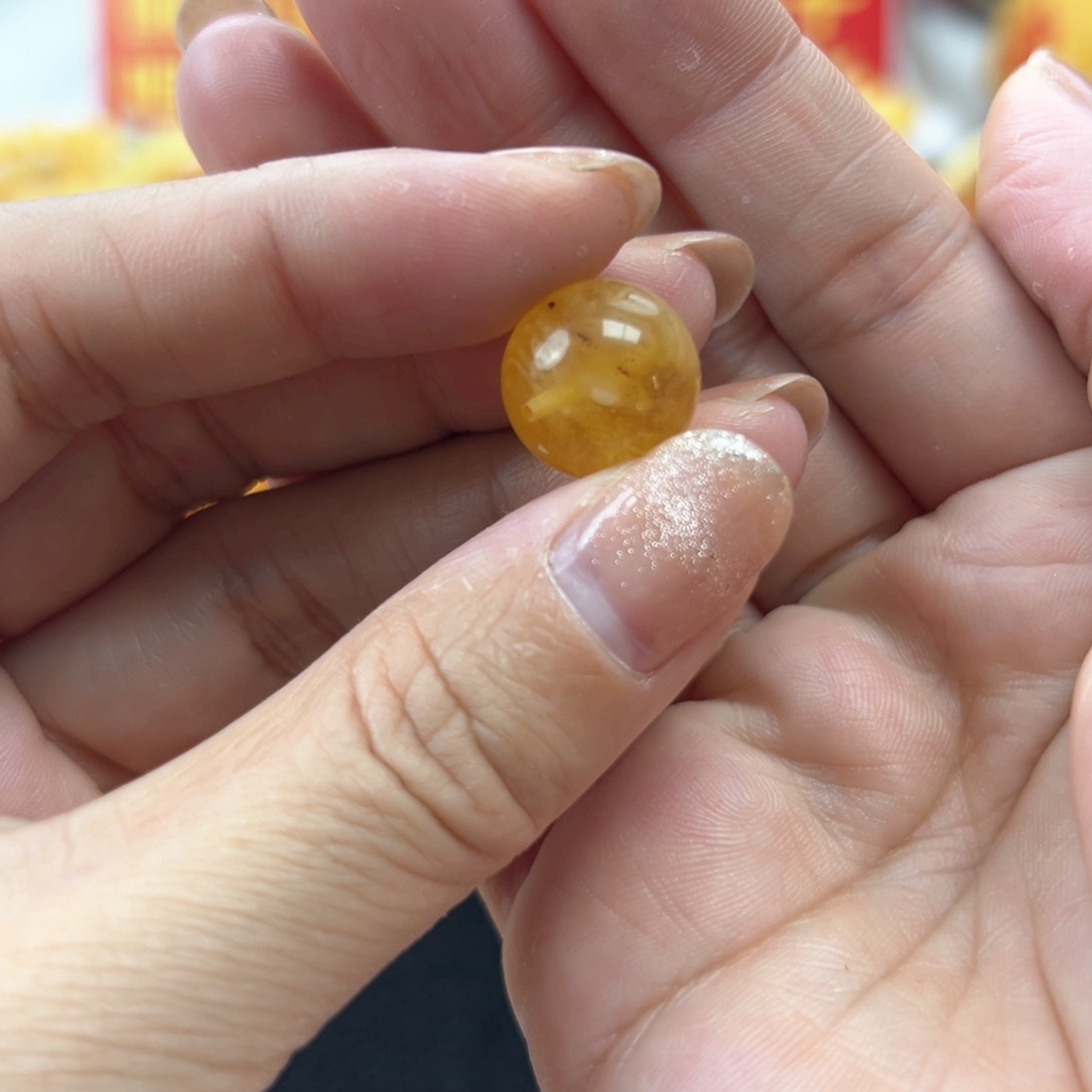 琥珀珠宝奇石未镶嵌
