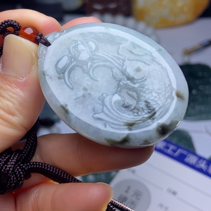 翡翠颈饰未镶嵌翡翠