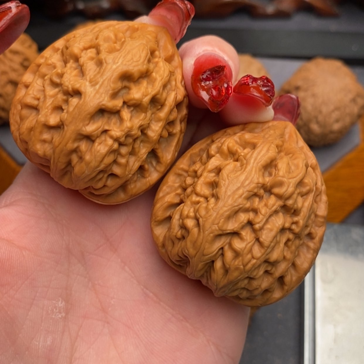 【闪购商品】文玩核桃吊坠無*红锦鲤42