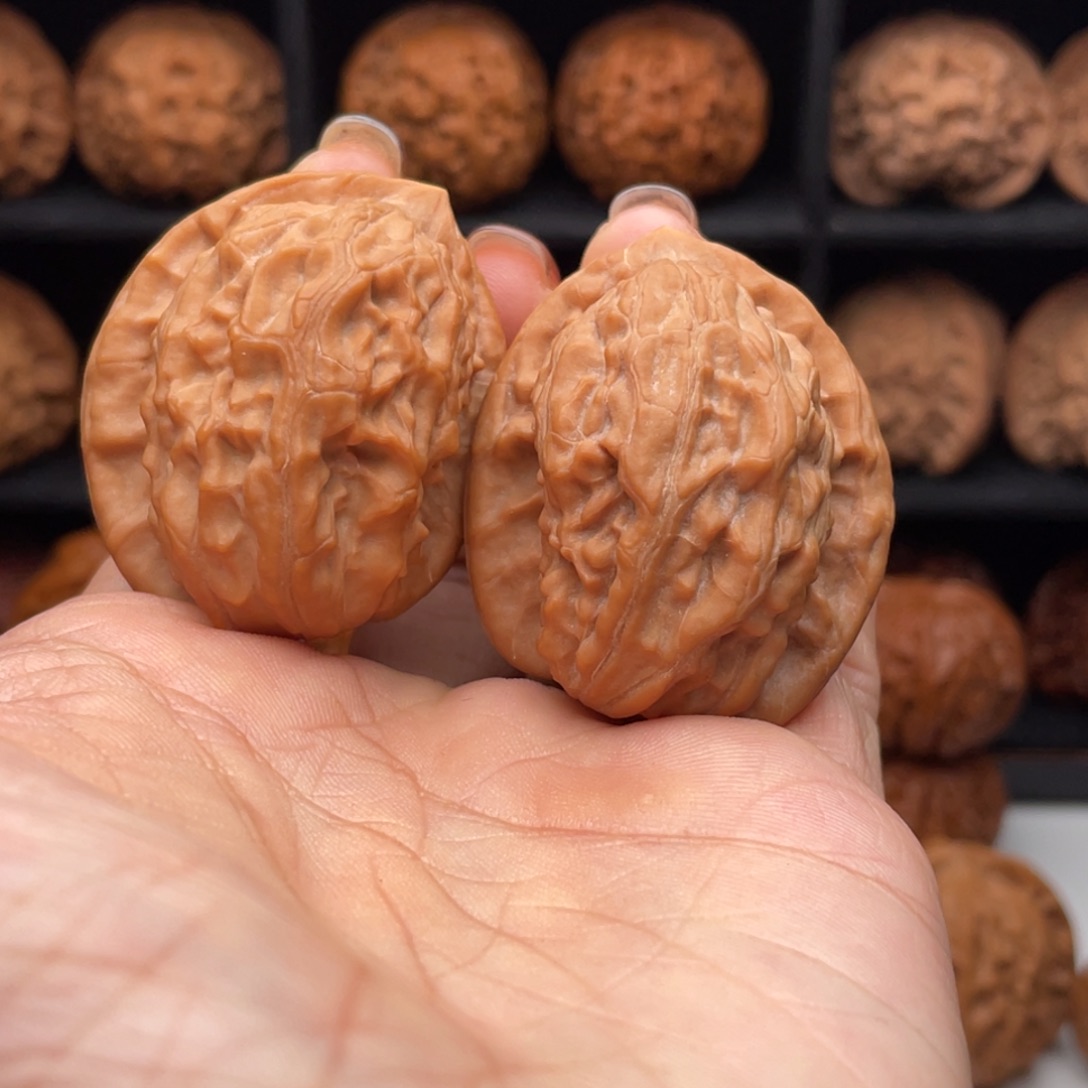 桃核把件大红袍半壁