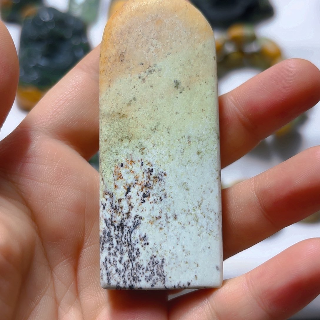 岫岩河磨玉（透闪石质玉）挂件未镶嵌