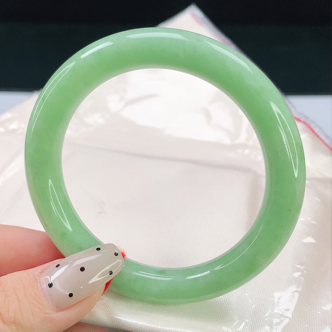 未镶嵌手镯翡翠52.8圆条